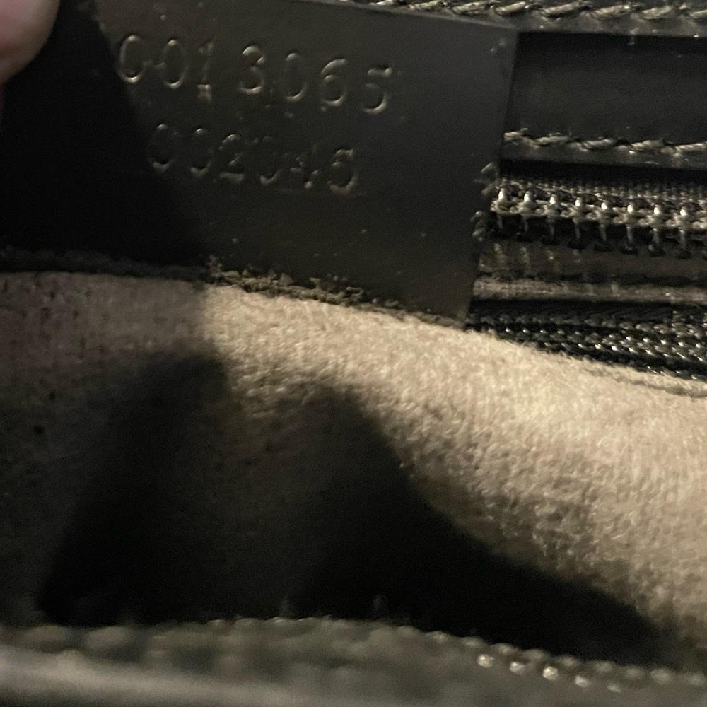 Gucci Black Shoulder Bag - Picture 7 of 11